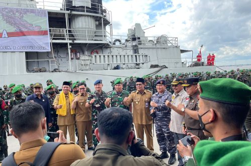 Pemberangkatan Satgas Yonif 621/Manuntung yang akan melaksanakan tugas Operasi Pamtas Darat RI-Malaysia