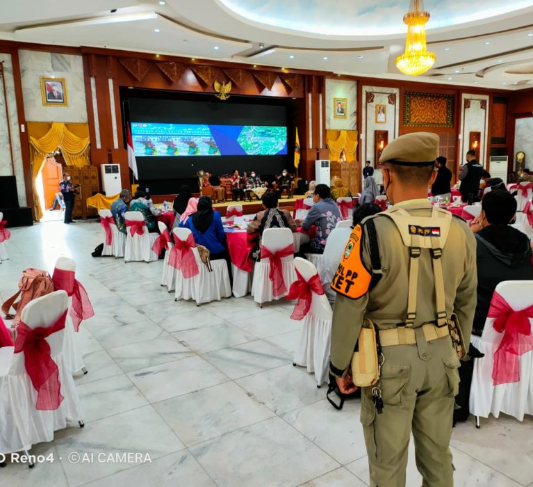 Satpol PP dan Damkar Prov. Kalsel Melaksanakan PAM Gubernur Kalsel pada Acara Ekspose Hasil Kajian Pengamanan Lingkungan Hidup Provinsi Kalimantan Selatan
